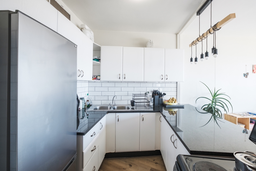 2 Bedroom Property for Sale in Vredehoek Western Cape